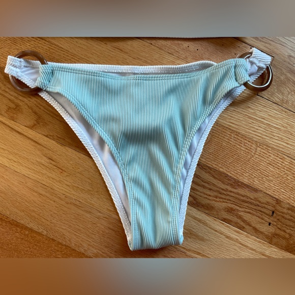 Color Block Bikini - Picture 3 of 8